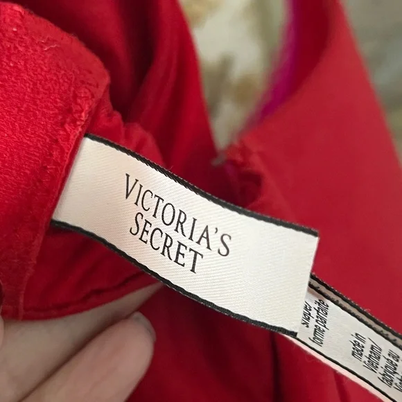 Victoria’s secret Elegant Red Women's Bra size 38D worn once - Picture 5 of 5